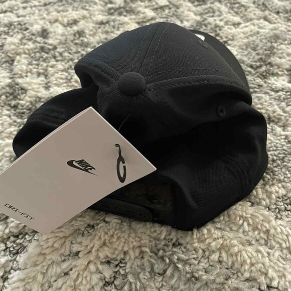 Nike cap - Picture 3 of 3